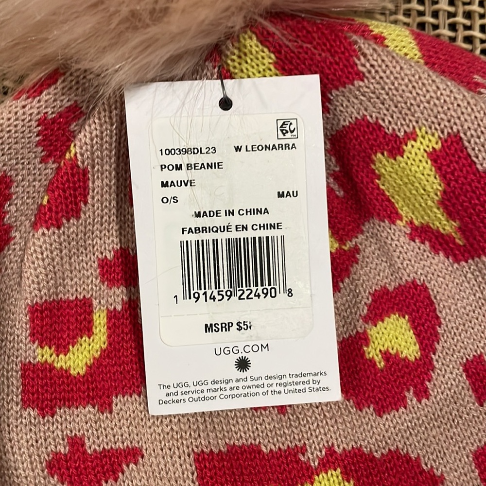 UGG Leonarra Pom Pom Beanie, NWT - Picture 4 of 9